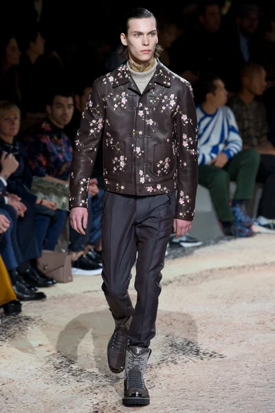 Look 43